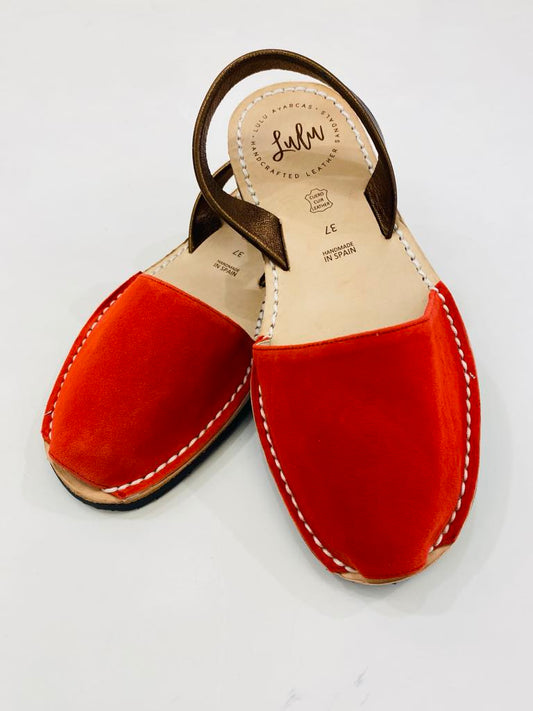 LULU AVARCAS LEATHER SANDAL IN DEEP CORAL WITH COPPER STRAP