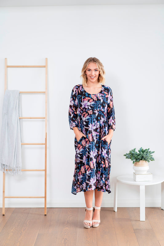 WILLOW TREE CRESCENT LINE DRESS IN MULTI FLORAL