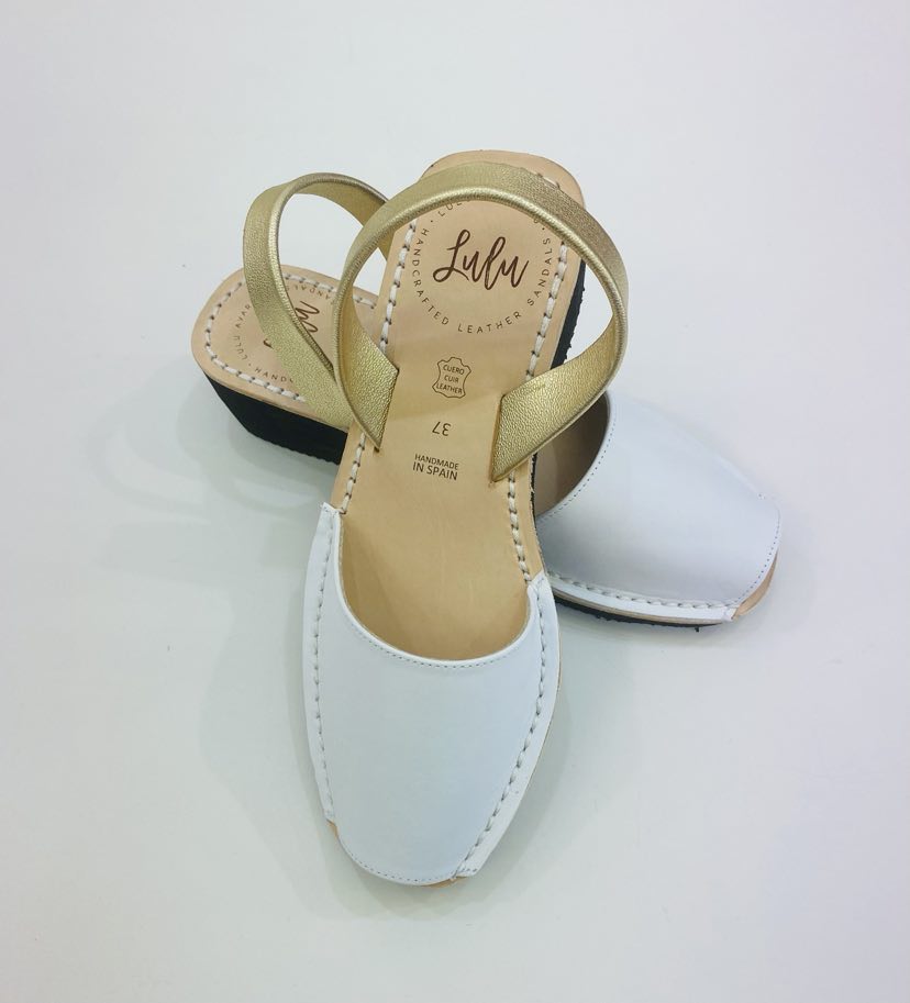 LULU AVARCAS BLACK WEDGE SANDAL IN WHITE LEATHER WITH GOLD STRAP