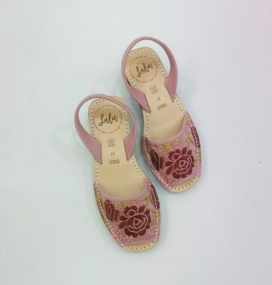 LULU AVARCAS BLACK WEDGE LEATHER SANDAL IN PINK FLORAL