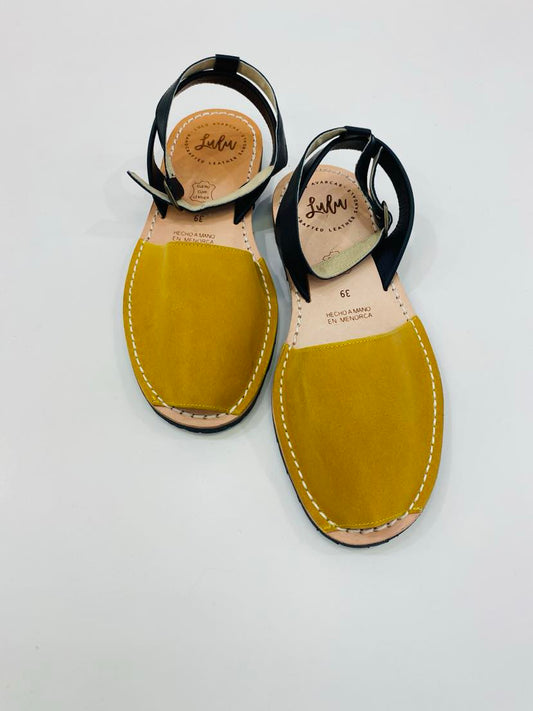 LULU AVARCAS MUSTARD SANDAL WITH BLACK ANKLE STRAP