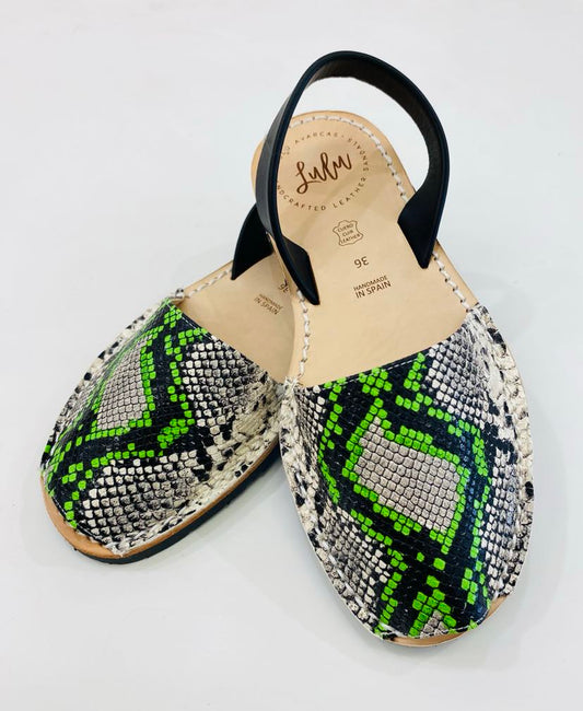 LULU AVARCAS LEATHER SANDAL IN GREEN SNAKE PRINT