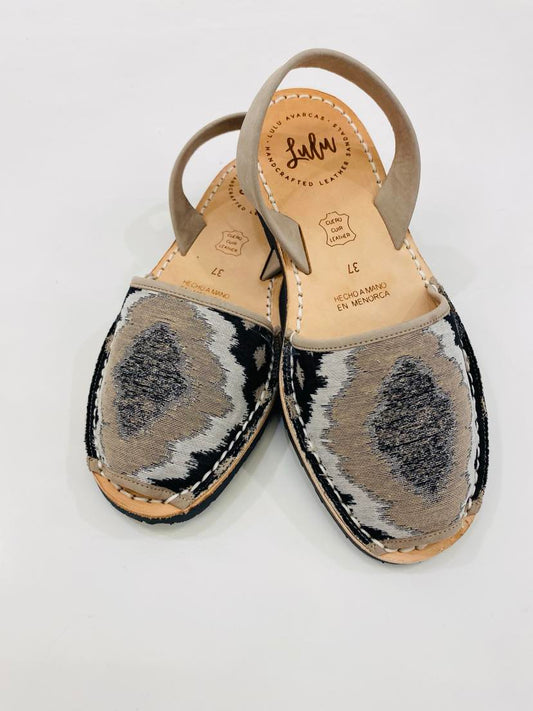 LULU AVARCAS LEATHER SANDAL IN AZTEC