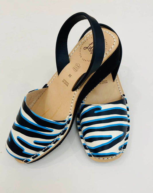 LULU AVARCAS BLUE ZEBRA BLACK WEDGE SANDAL