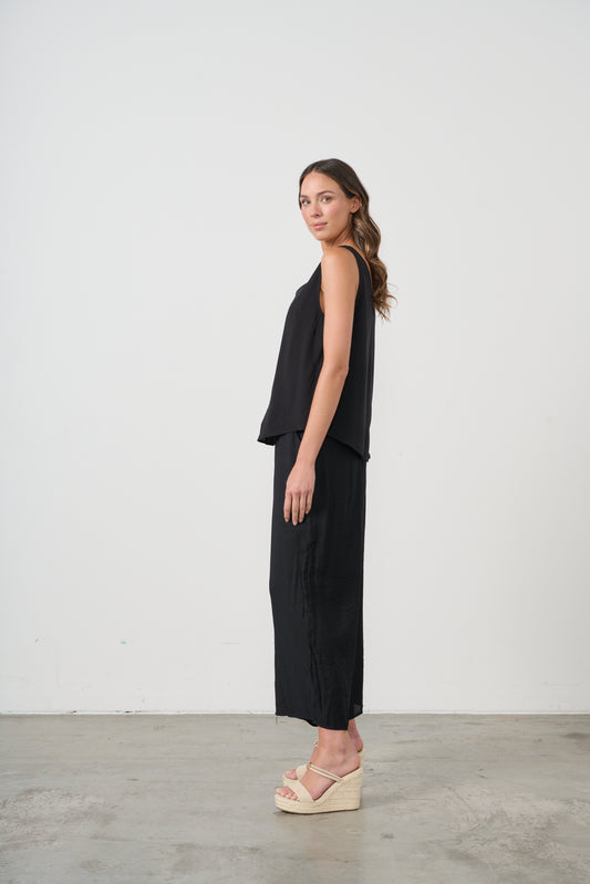 CAJU SWING V-NECK TANK TOP IN BLACK