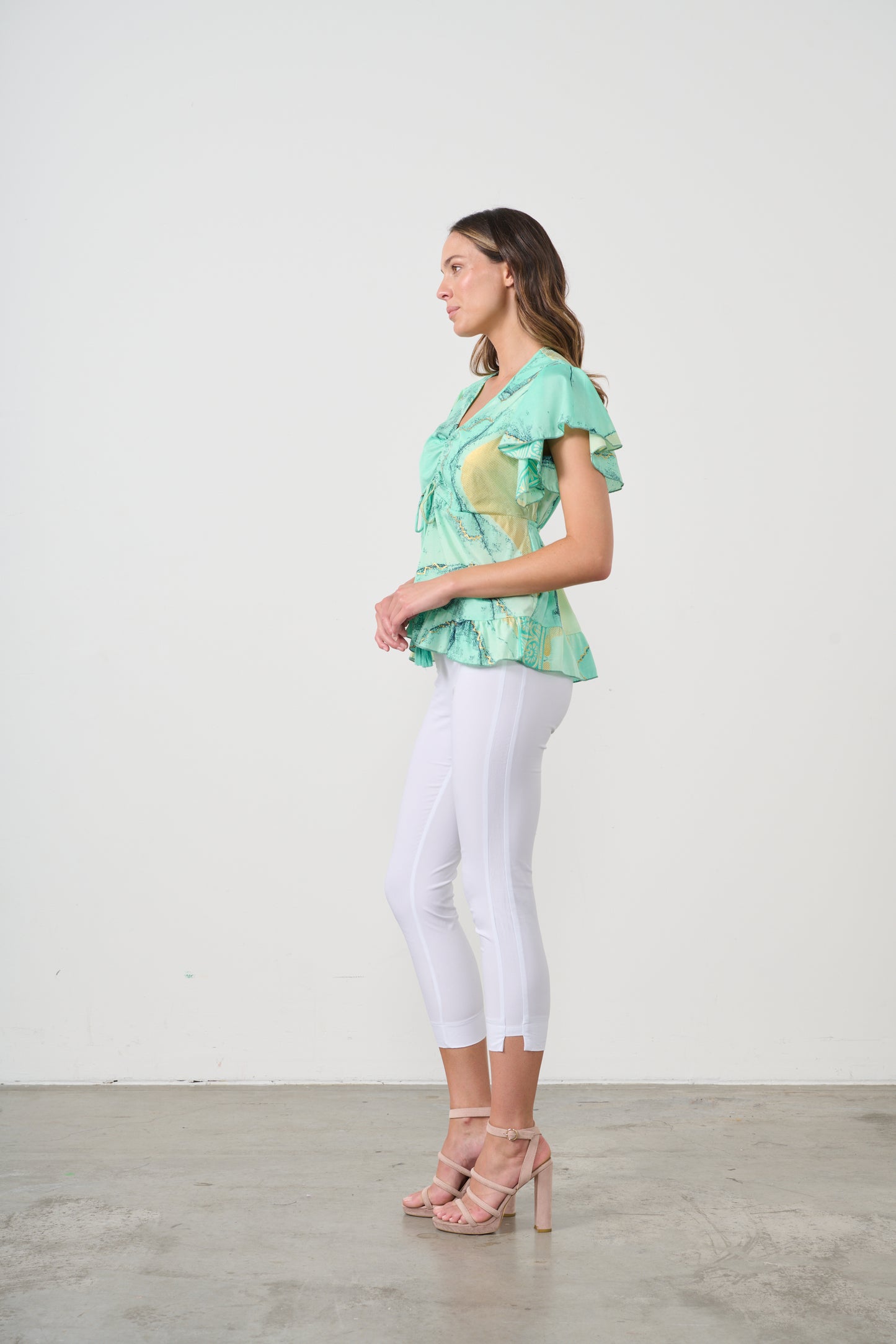 CAJU BLOUSE IN MARBLE PRINT WITH DRAWSTRING NECKLINE IN AQUA
