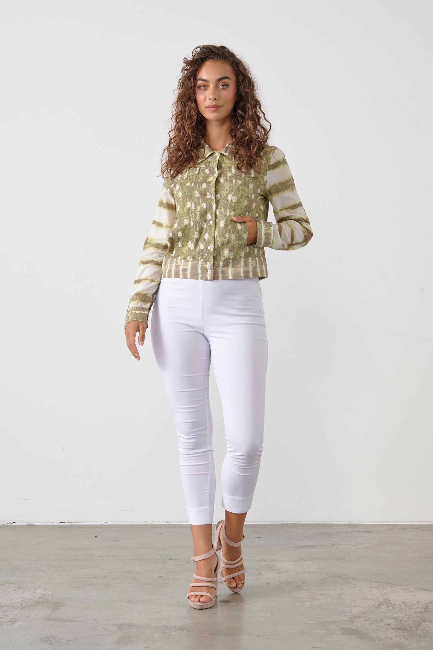 CAJU SUMMER CROP JACKET IN TIE DYE GREEN