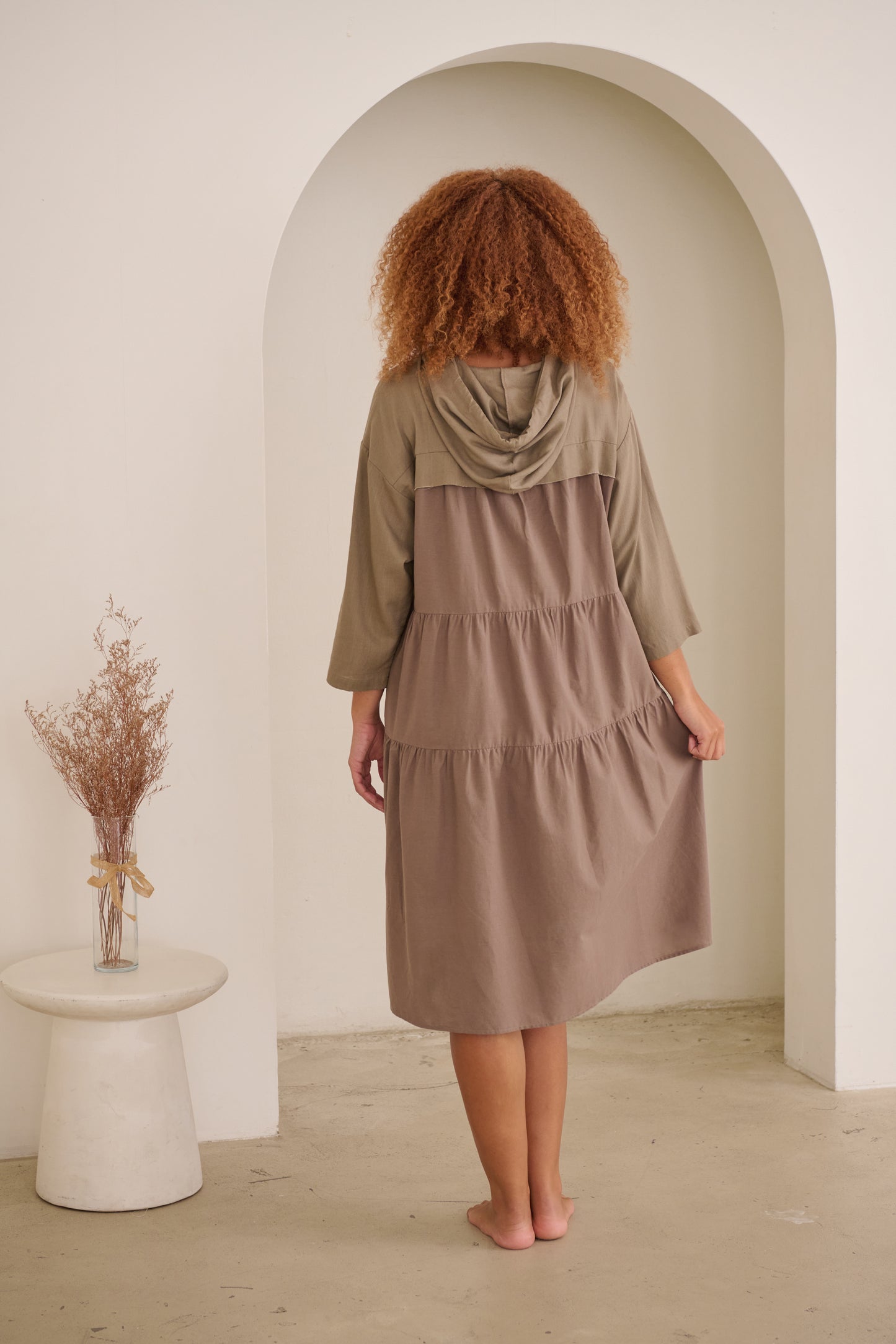 GELATU HOODED DRESS IN WALNUT