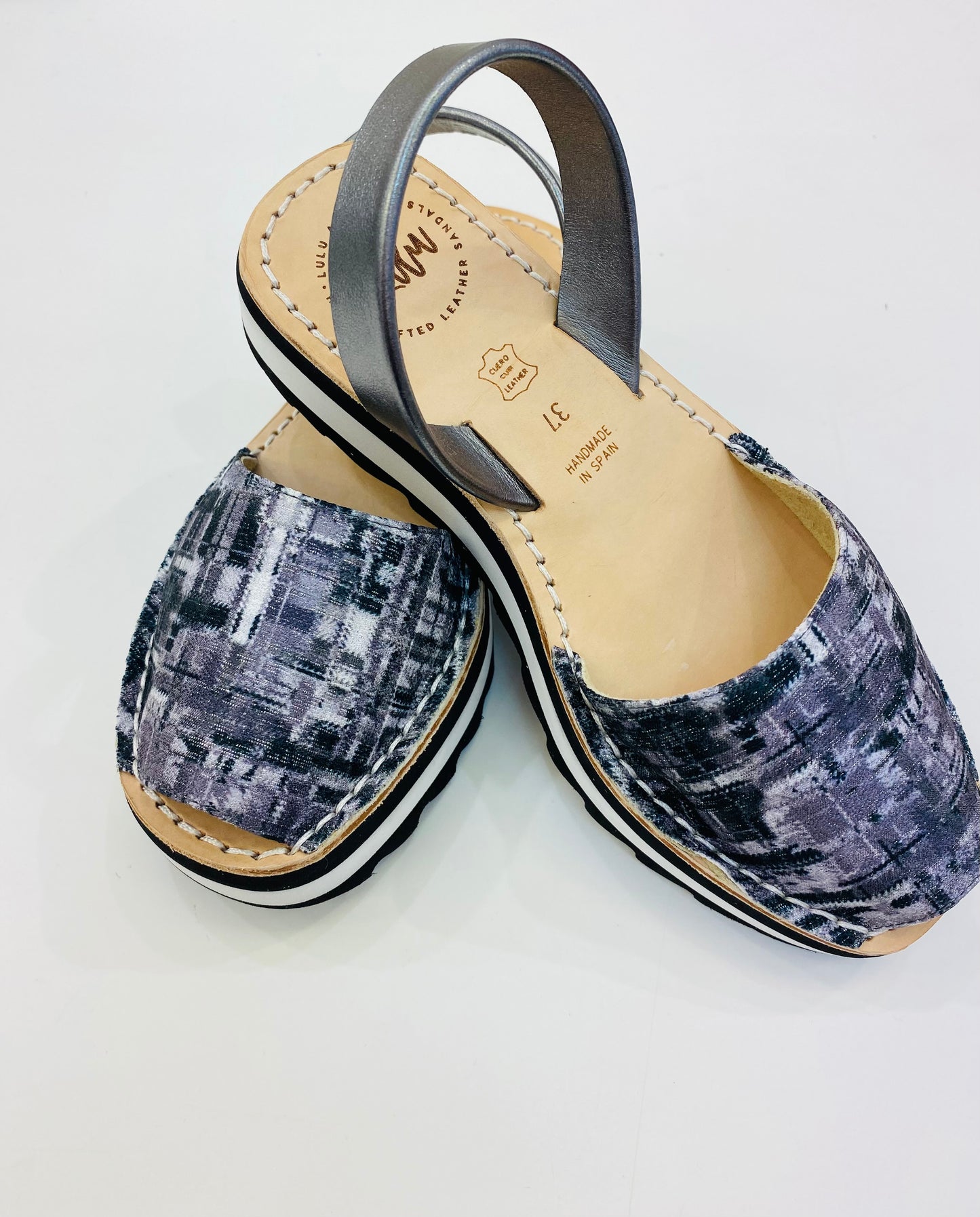 LULU AVARCAS FLATFORM IN ABSTRACT PURPLE LEATHER