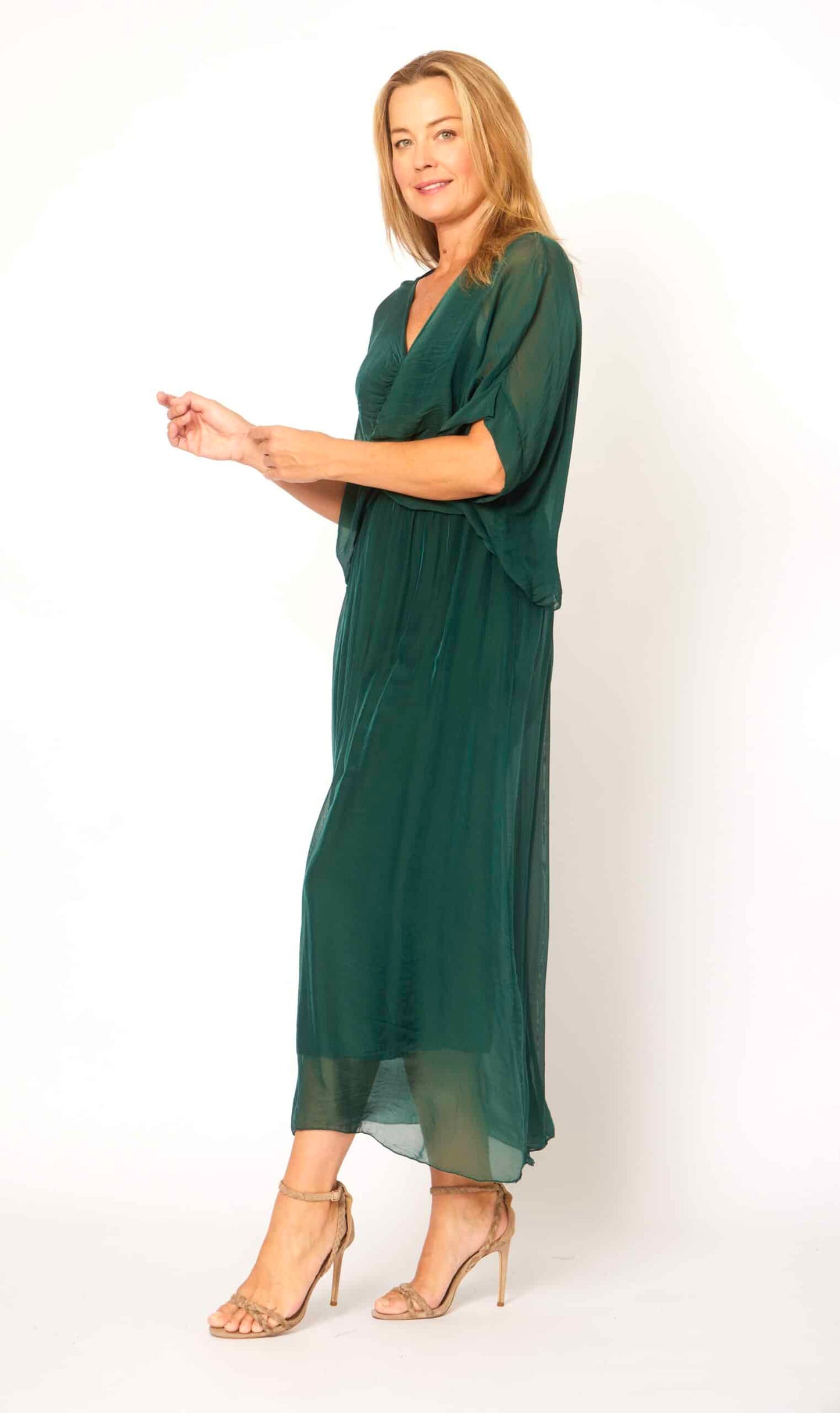 LA STRADASILK BLEND RUCHED BODICE FLOWY DRESS IN FOREST GREEN