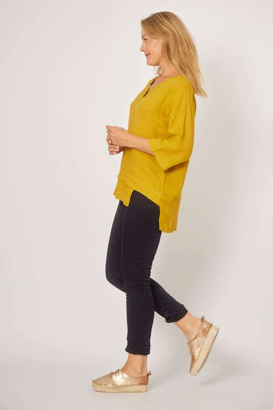 LA STRADA LINEN UNEVEN HEM V-NECK TOP