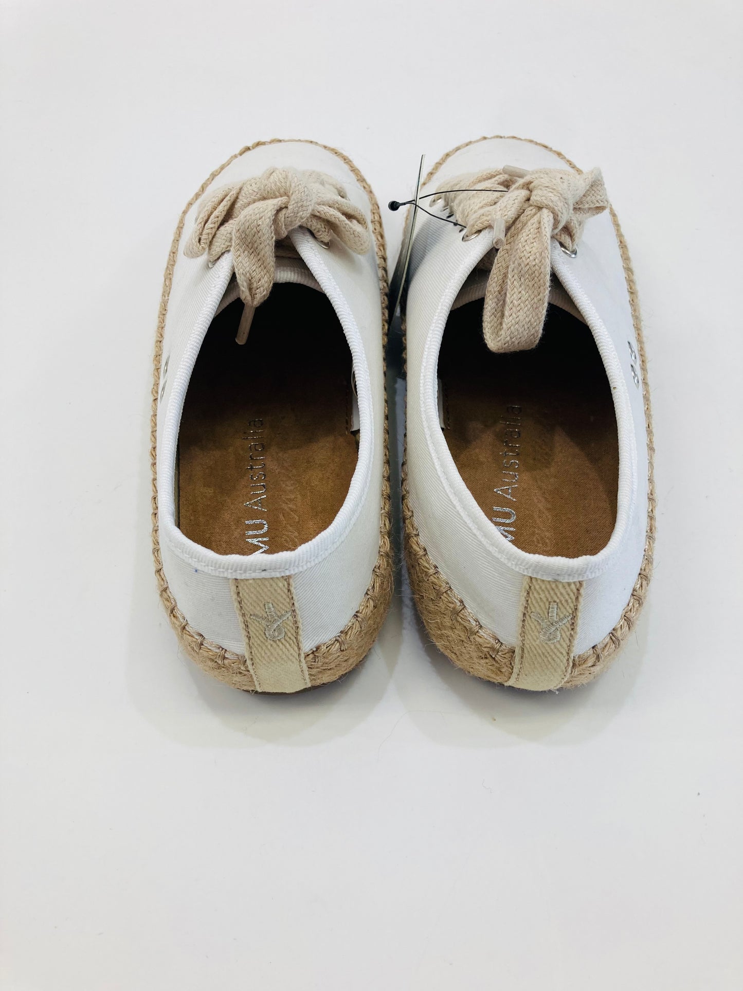 EMU AGONIS IN COCONUT