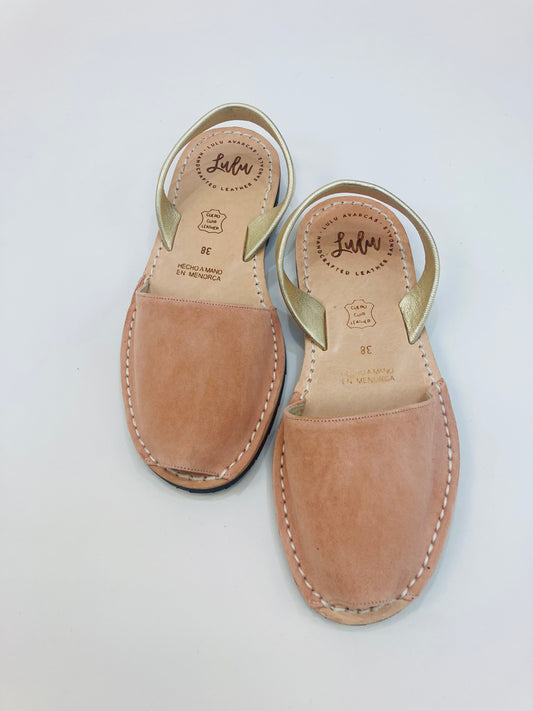 LULU AVARCAS FLAT IN PEACH WITH GOLD STRAP