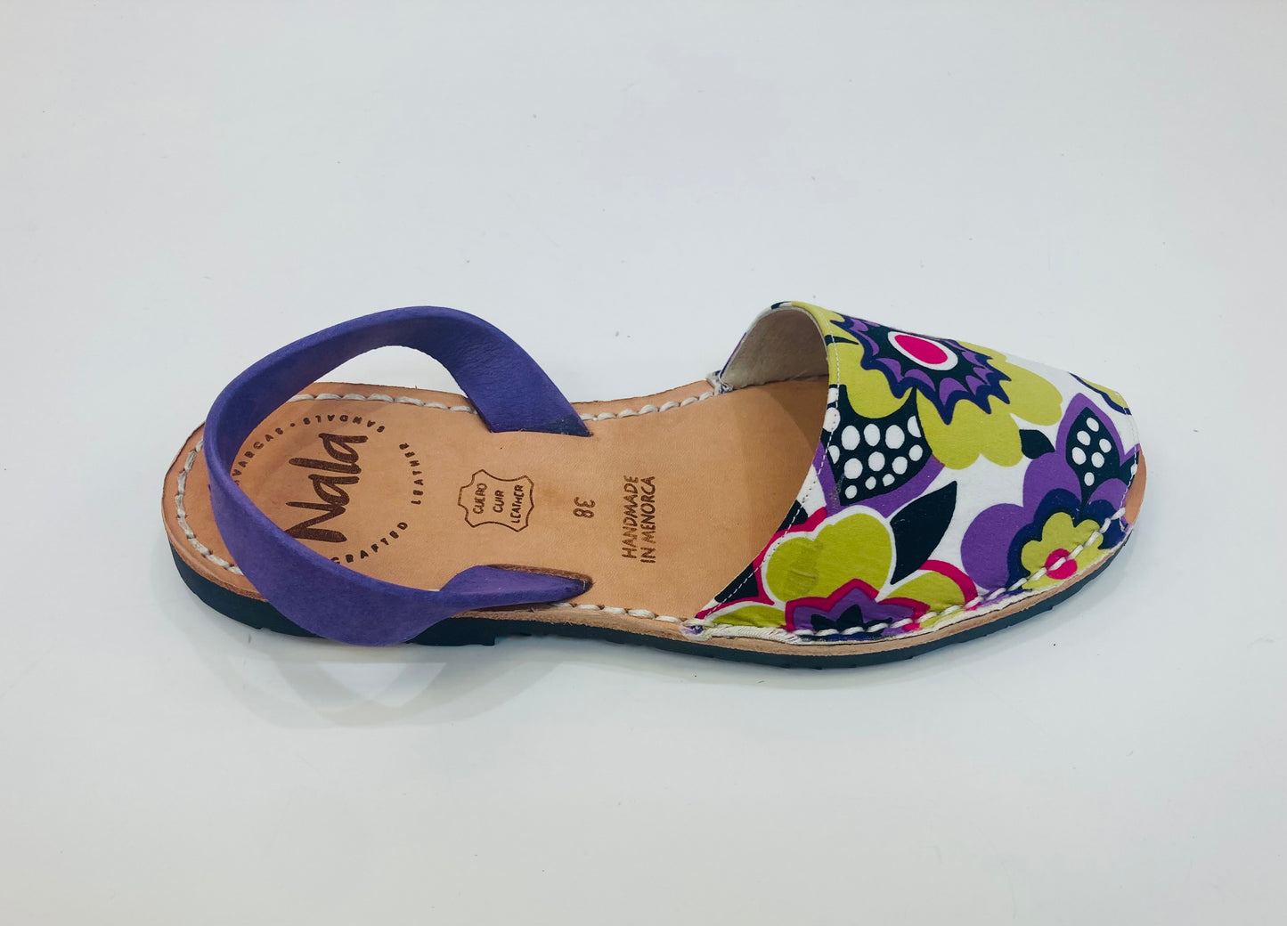 LULU AVARCAS FLAT IN RETRO PATTERN