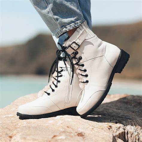 EMU WALDRON LEATHER BOOT IN COCONUT