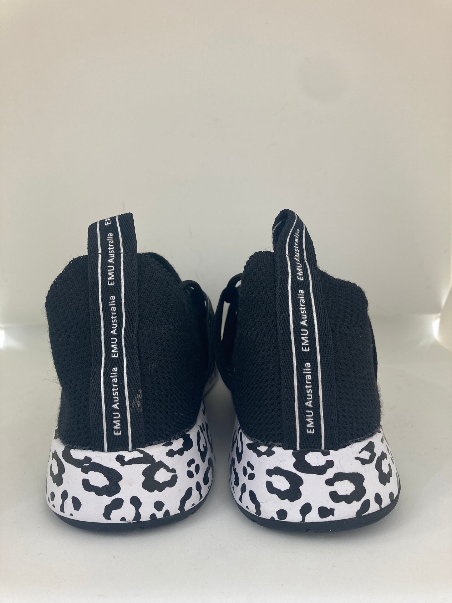 EMU LEURA BLACK LEOPARD SNEAKER