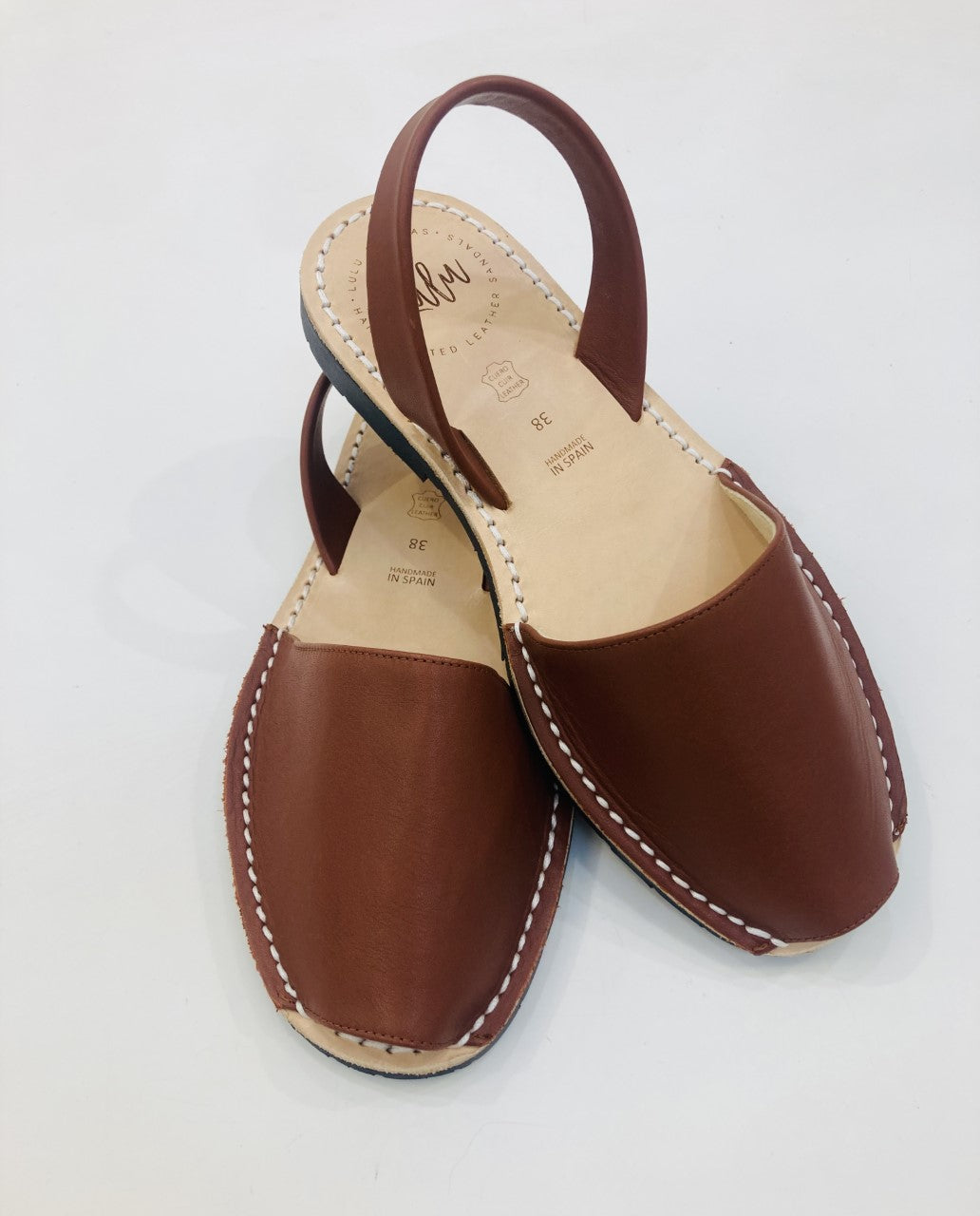 LULU AVARCAS FLAT SANDAL IN BROWN LEATHER