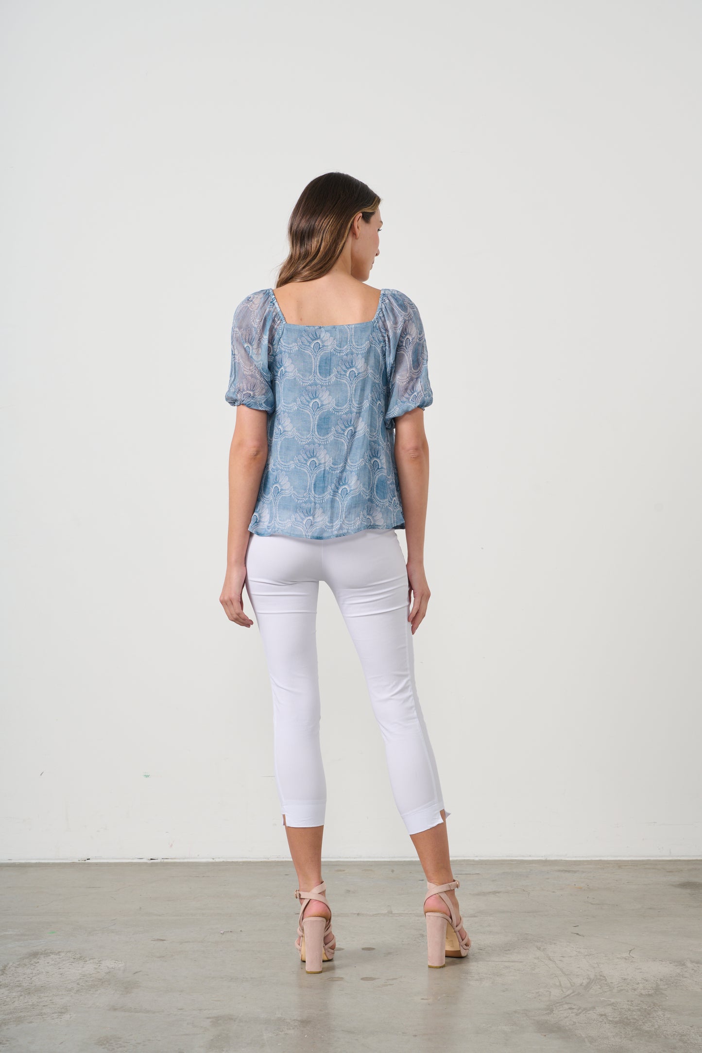 CAJU BLOUSE IN BLOOM PRINT WITH SQUARE NECKLINE