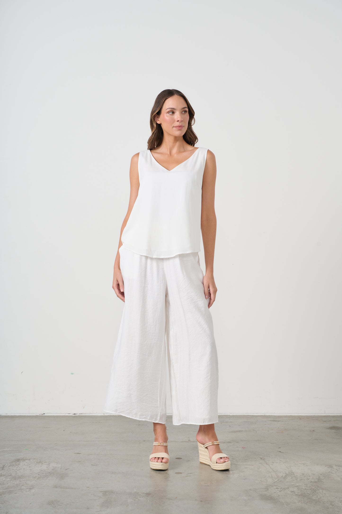 CAJU V-NECK SWING TANK TOP IN WHITE