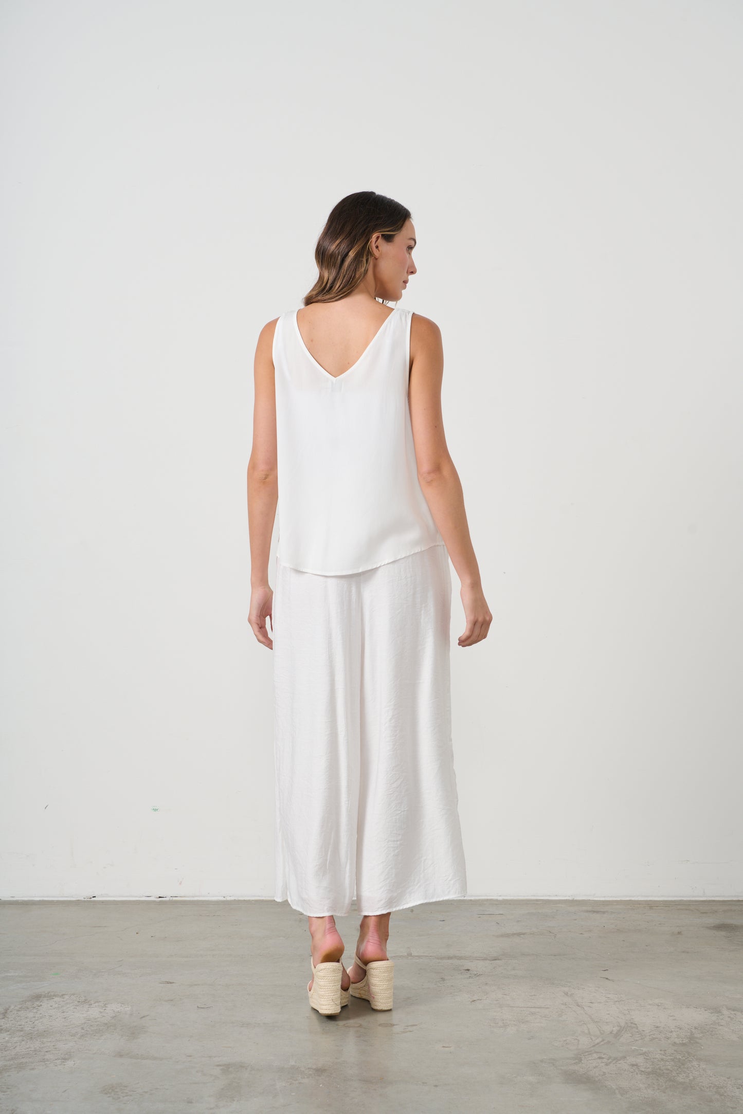 CAJU V-NECK SWING TANK TOP IN WHITE