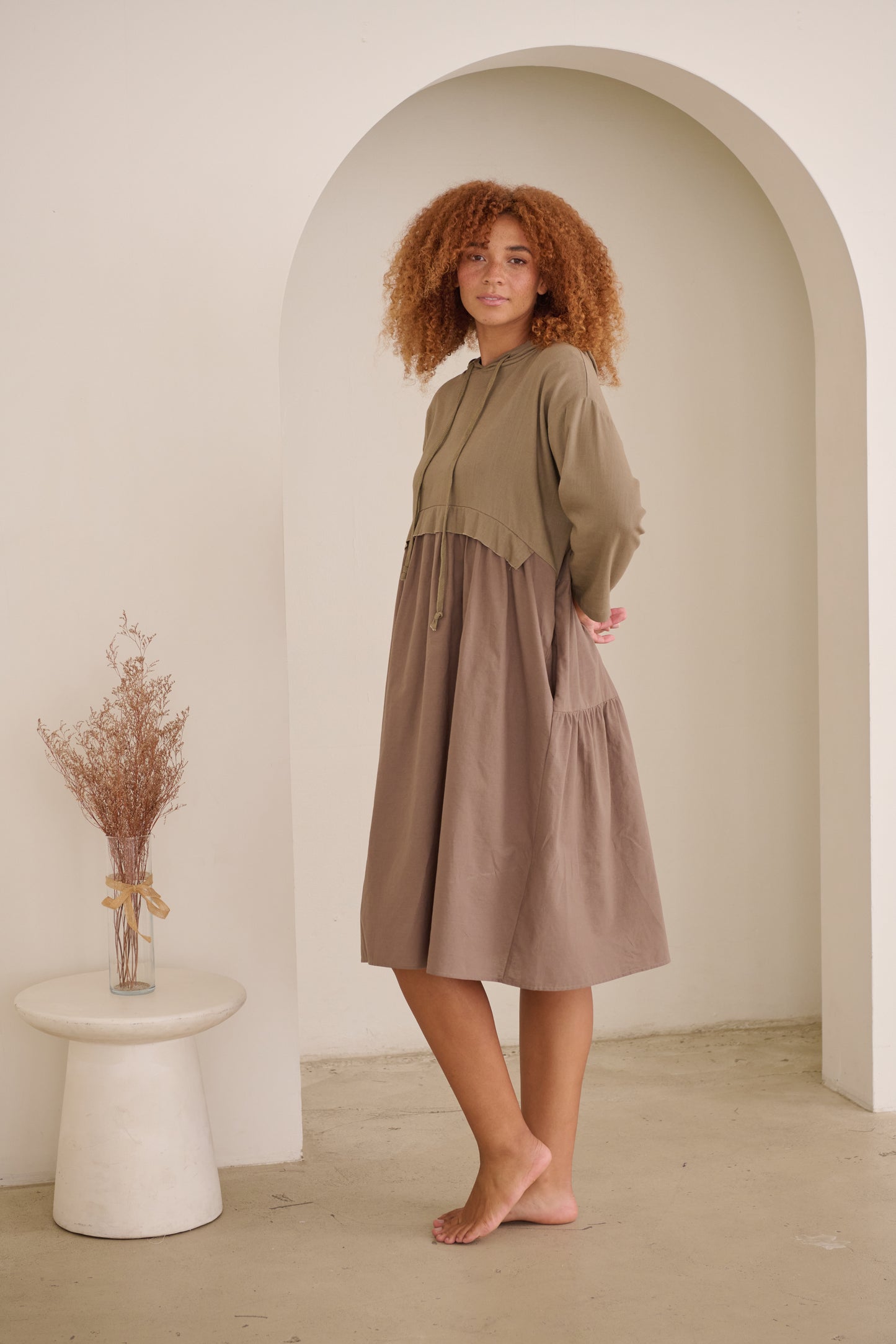 GELATU HOODED DRESS IN WALNUT