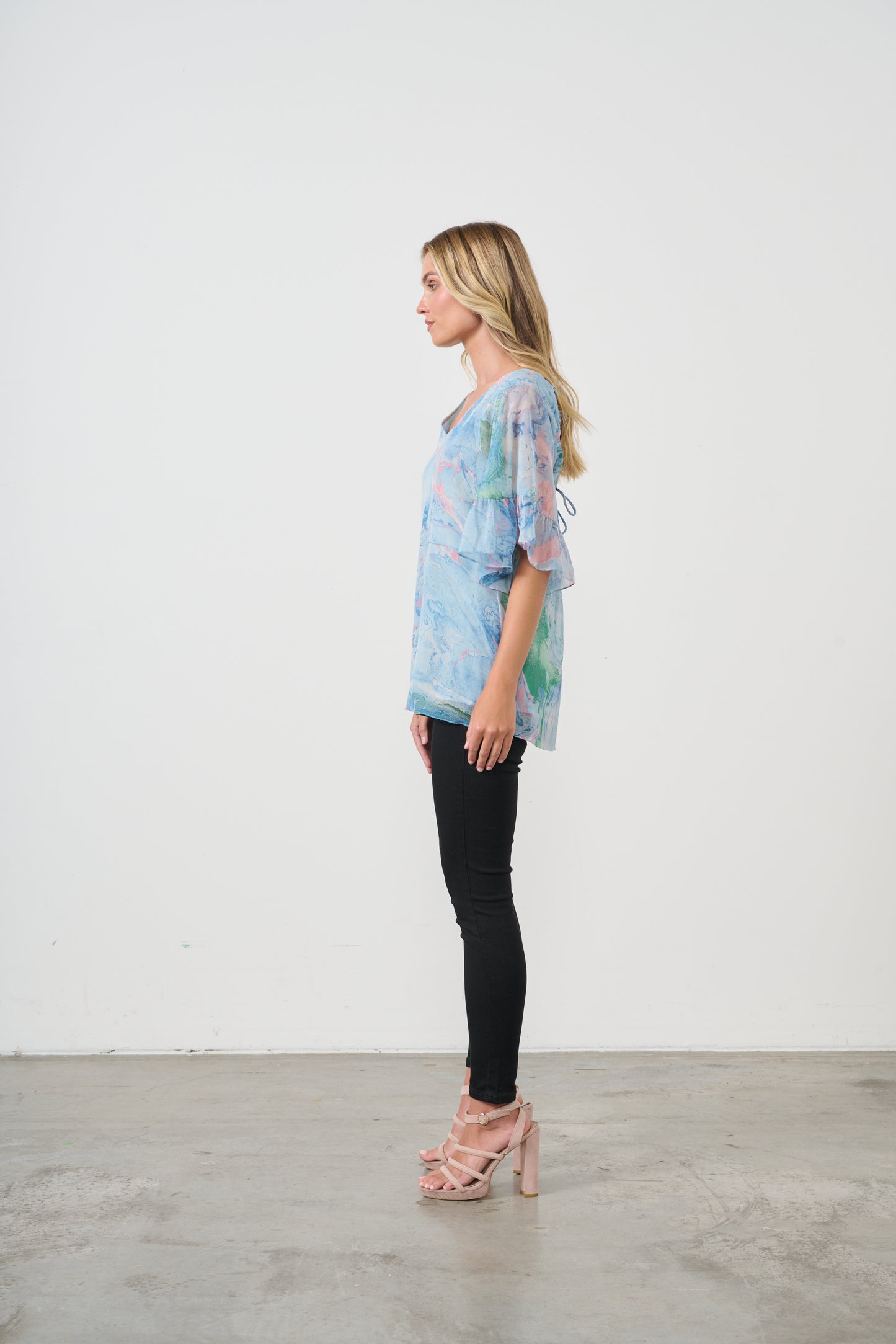 HOLMES & FALLON BLOUSE WITH LACED BACK DETAIL IN BLUE MARBLE