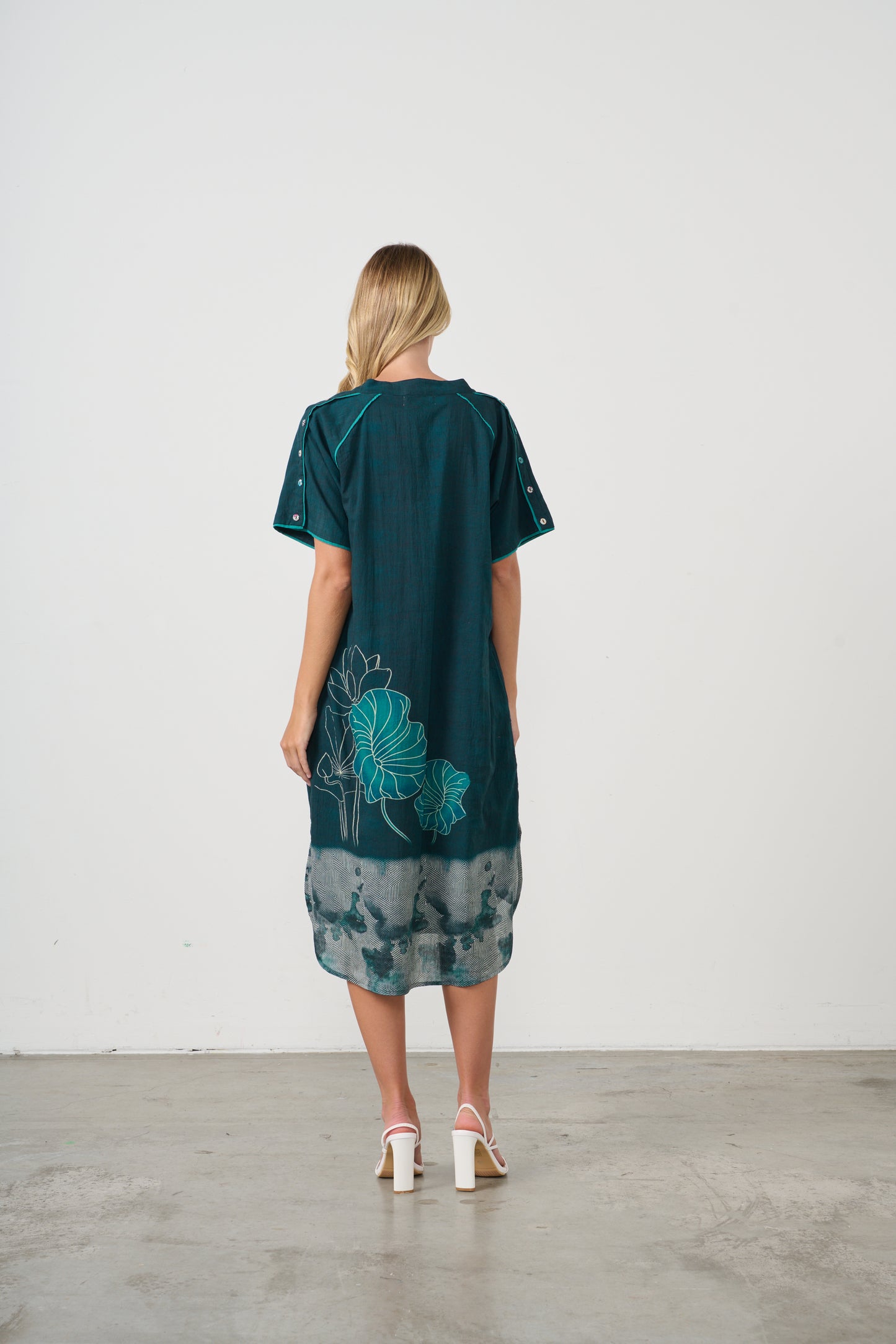 HOLMES & FALLON SCOOP HEM LOTUS PRINT DRESS