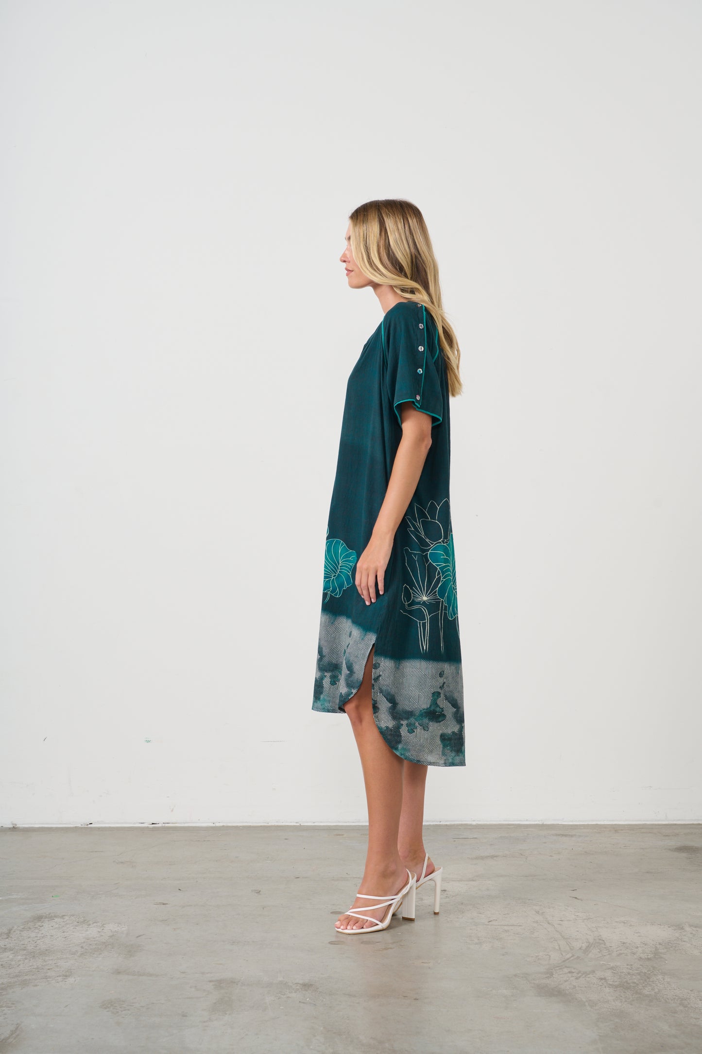 HOLMES & FALLON SCOOP HEM LOTUS PRINT DRESS