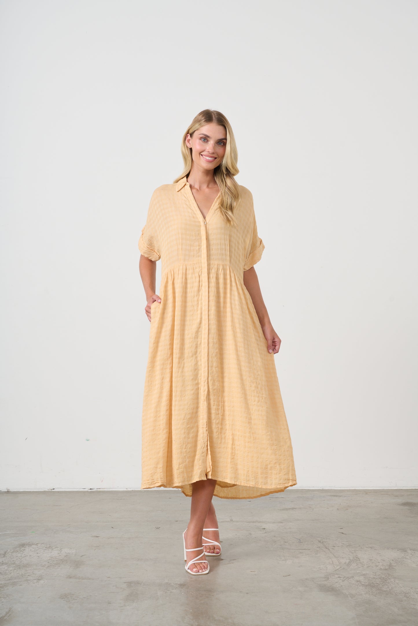 HOLMES & FALLON COTTON DRESS IN APRICOT