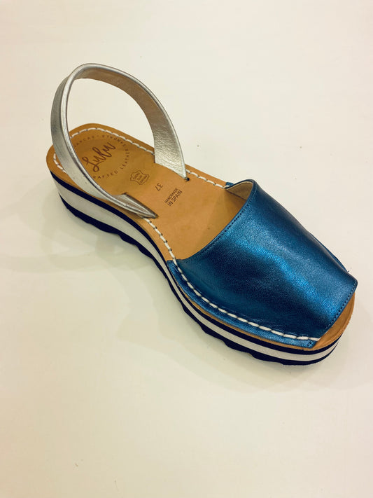 LULU AVARCAS LEATHER FLATFORM IN DENIM METALLIC BLUE