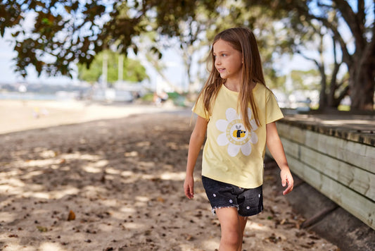 KISSED BY RADICOOL DAISY BEE TEE