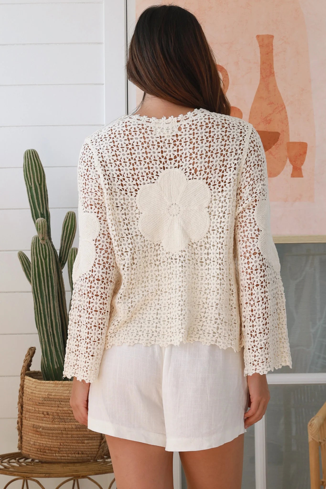 WILLOW CROCHET TOP WITH CENTRAL FLOWER IN CREAM