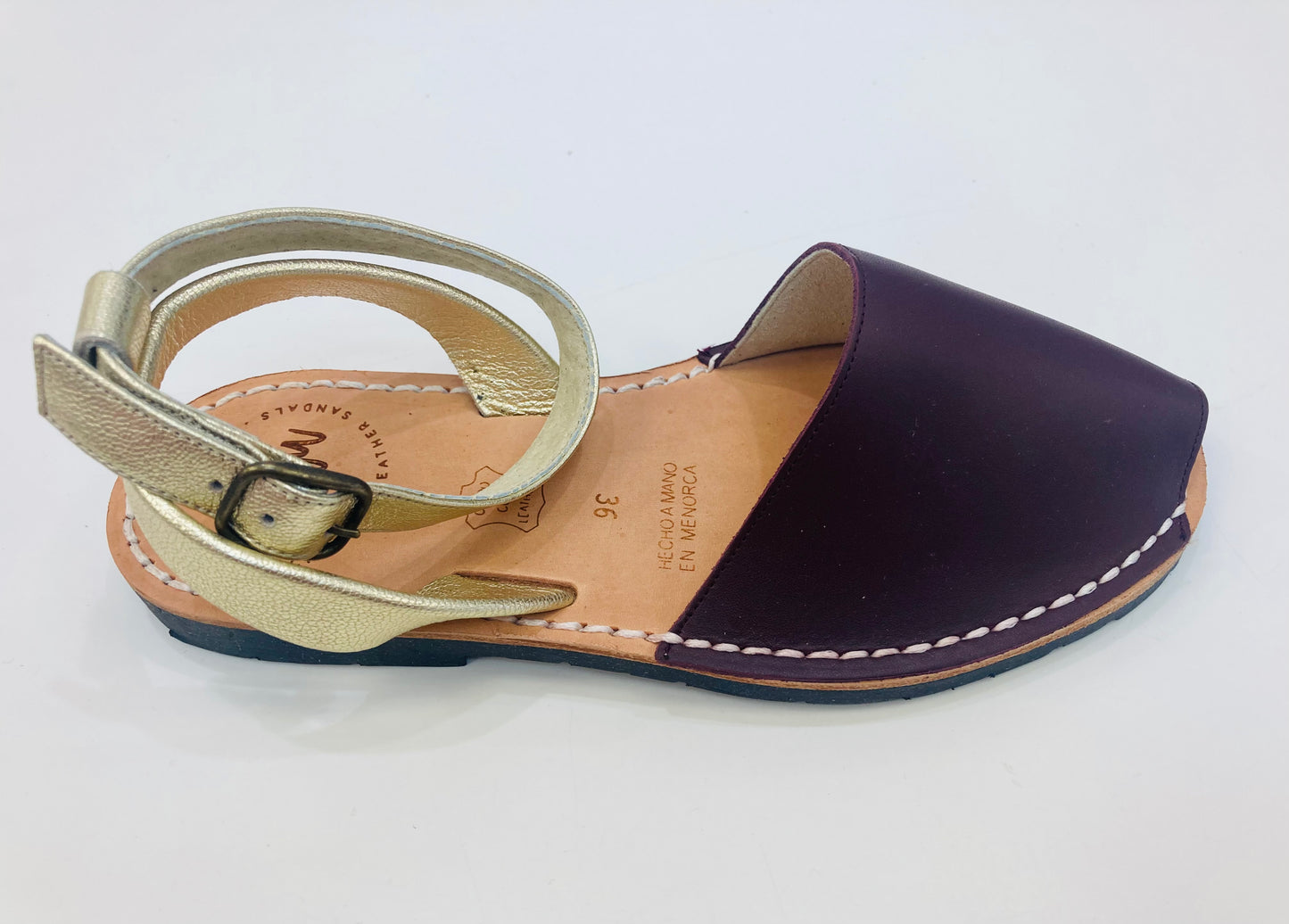 LULU AVARCAS FLAT IN BURGUNDY WITH GOLD ANKLE STRAP