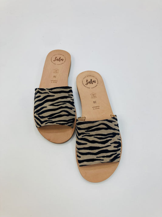 LULU AVARCAS LEATHER SLIDE IN ZEBRA PRINT