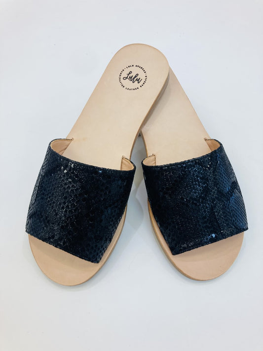 LULU AVARCAS LEATHER SLIDE IN BLACK SNAKE