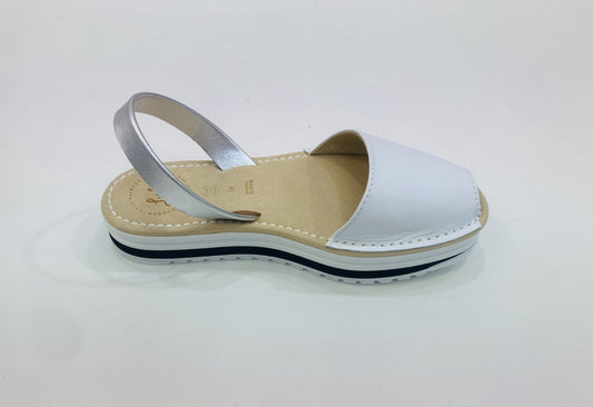 LULU AVARCAS FLATFORM IN WHITE LEATHER