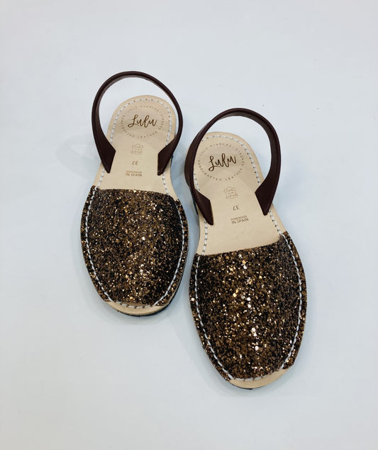 LULU AVARCAS FLAT SANDAL IN MOCHACCINO GLITTER