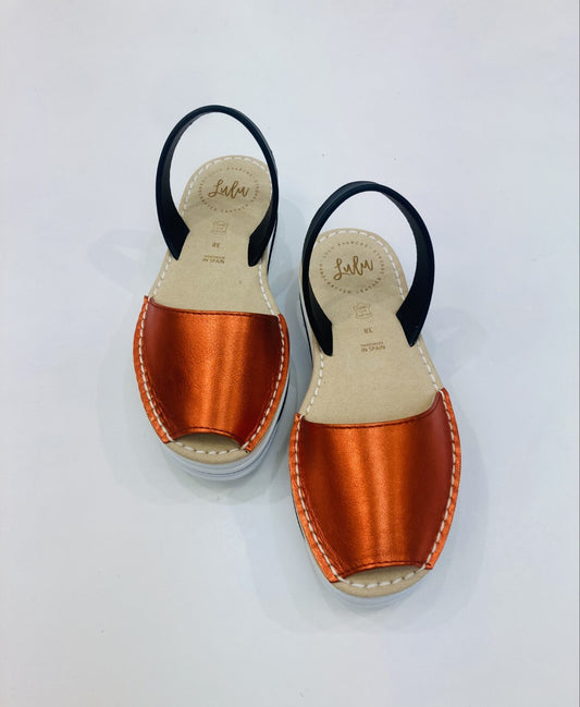 LULU AVARCAS FLATFORM IN METALLIC ORANGE LEATHER