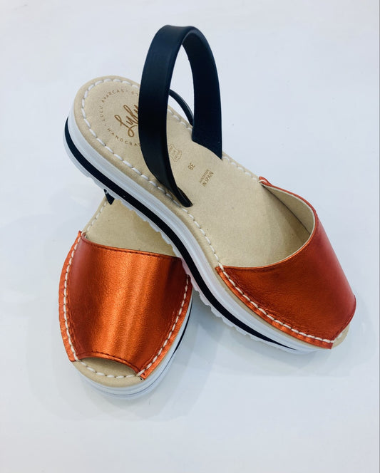 LULU AVARCAS FLATFORM IN METALLIC ORANGE LEATHER