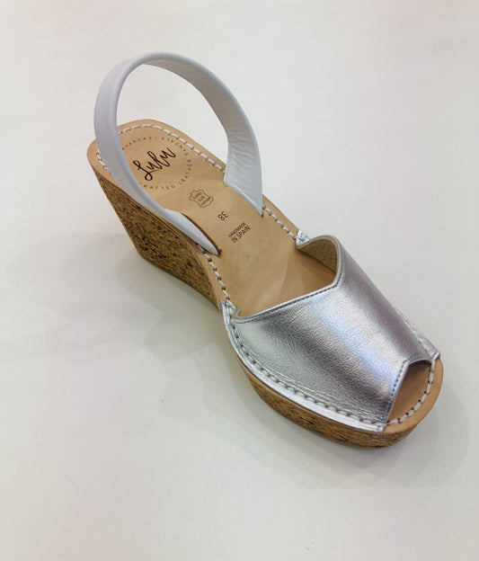 LULU AVARCAS SILVER WITH WHITE STRAP CORK WEDGE